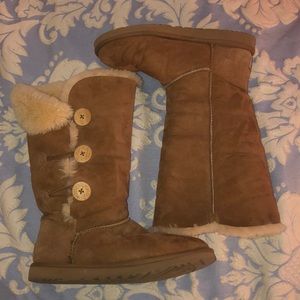 Three button bailey boots